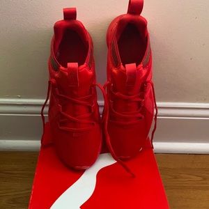 NEW in box Puma Soft Foam sneakers W8